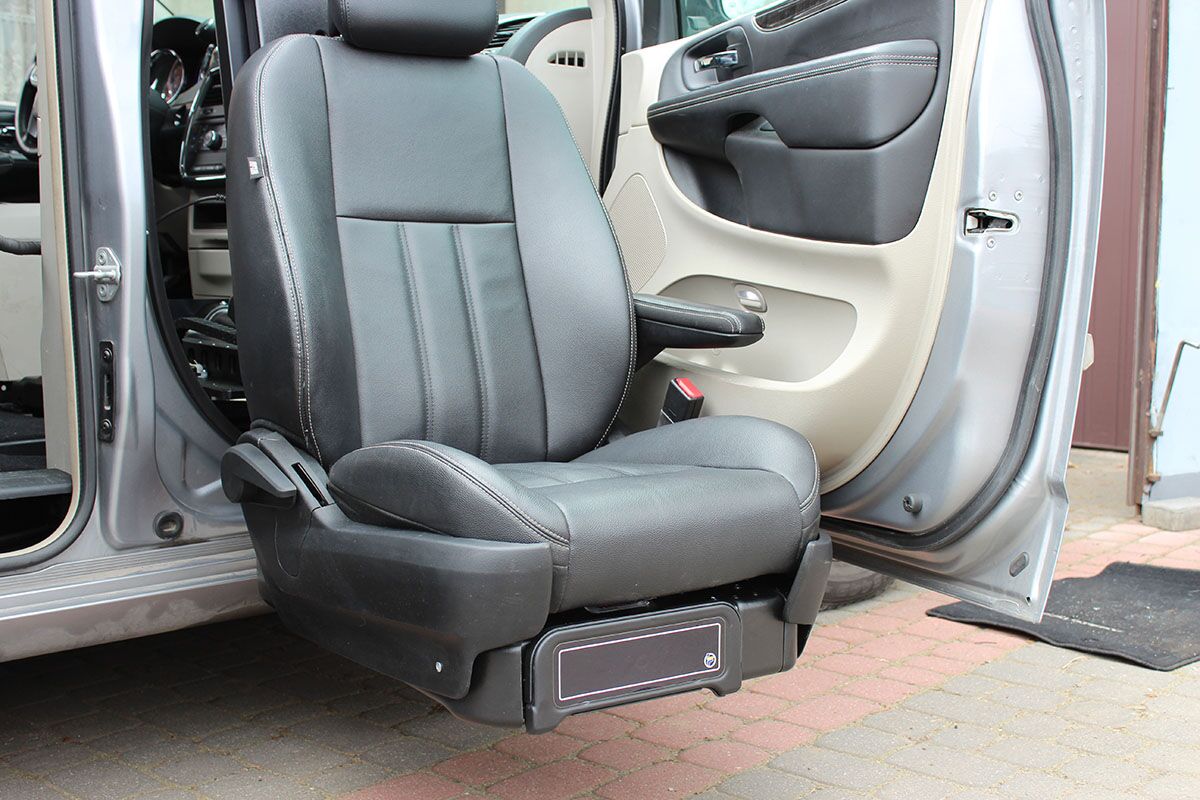 IMG_4827 Fotel obrotowy - sterowany elektrycznie z opcją wysuwu i opuszczenia poza próg auta FADIEL ITALIANA - obrazek 1