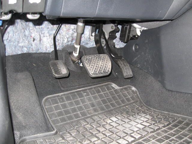 Przełożenie pedału gazu na lewą stronę - obrazek 1